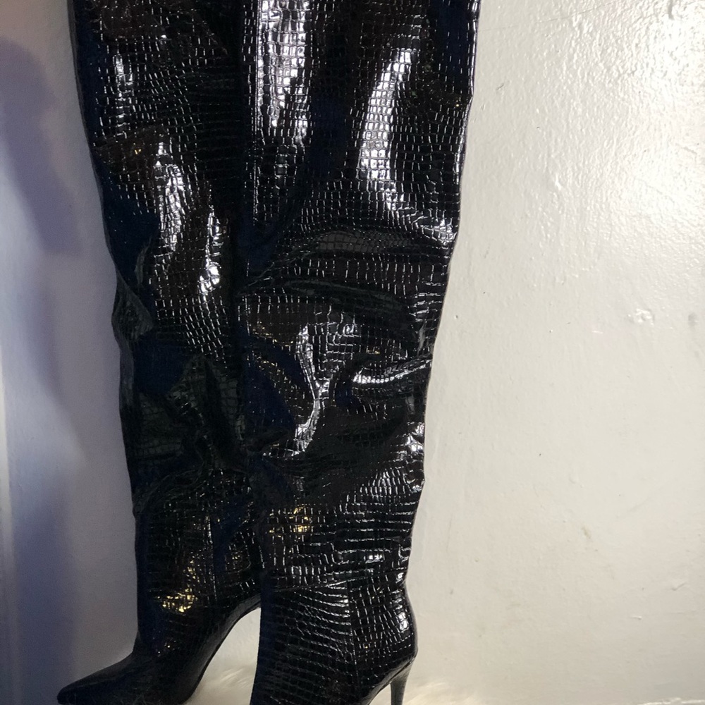 Boot - Picture 4 of 4